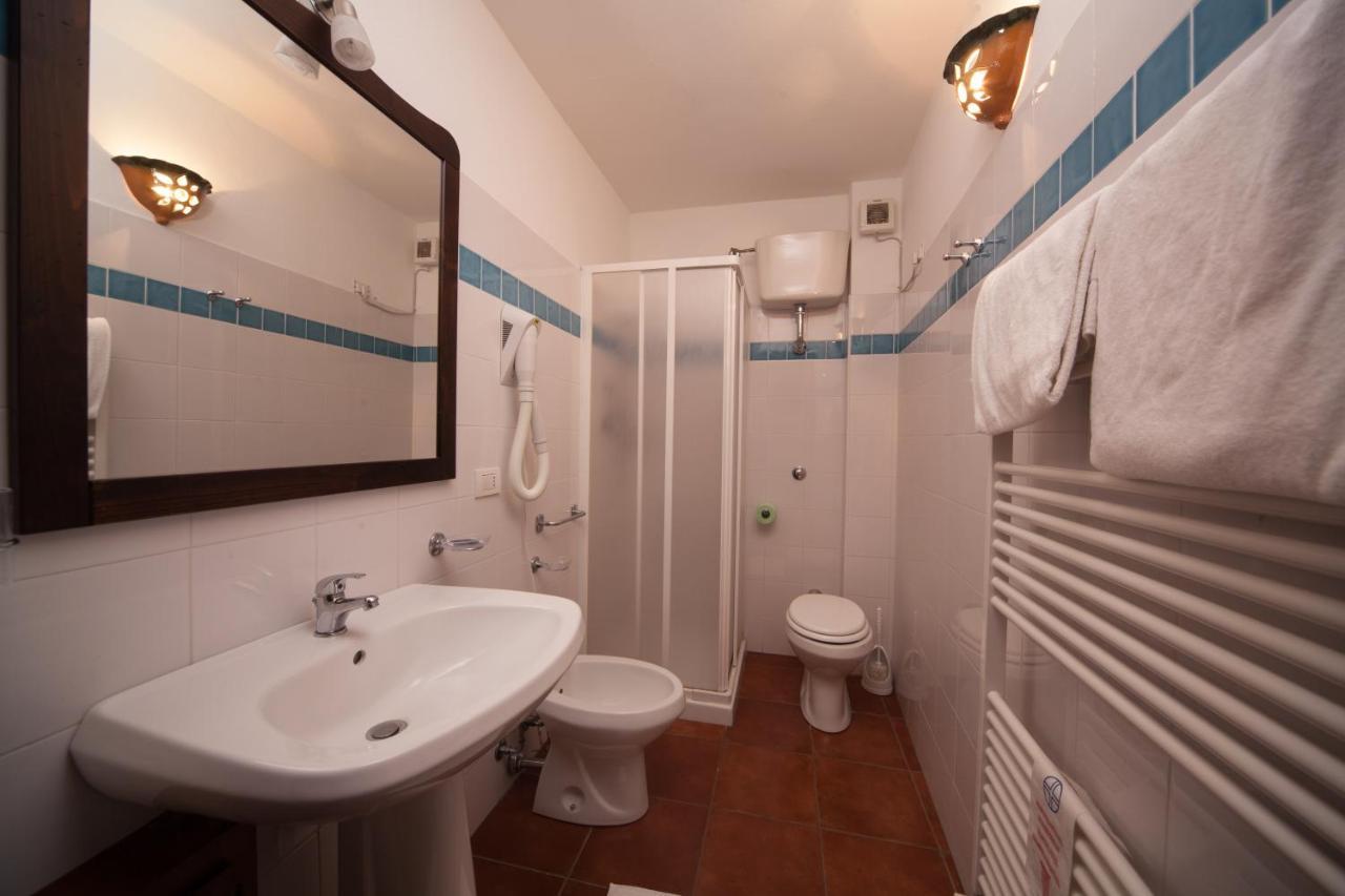Affitta Camere Casa Delle Rose Villanova Monteleone Eksteriør bilde