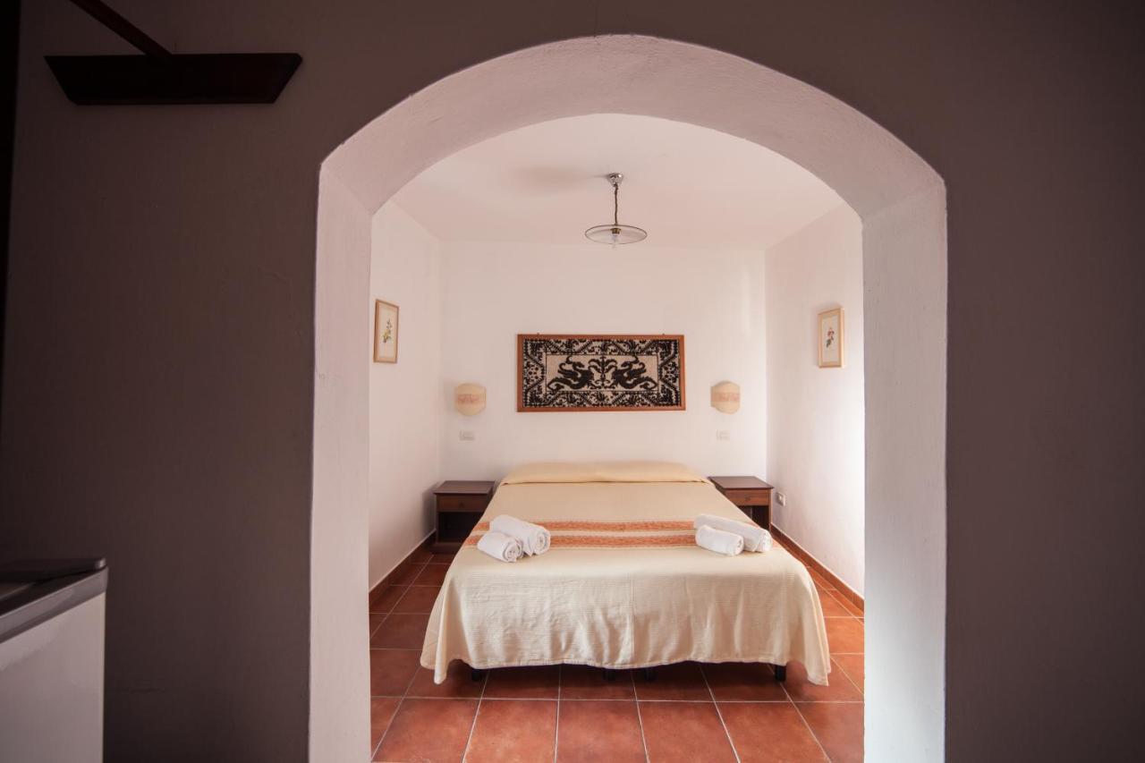 Affitta Camere Casa Delle Rose Villanova Monteleone Eksteriør bilde